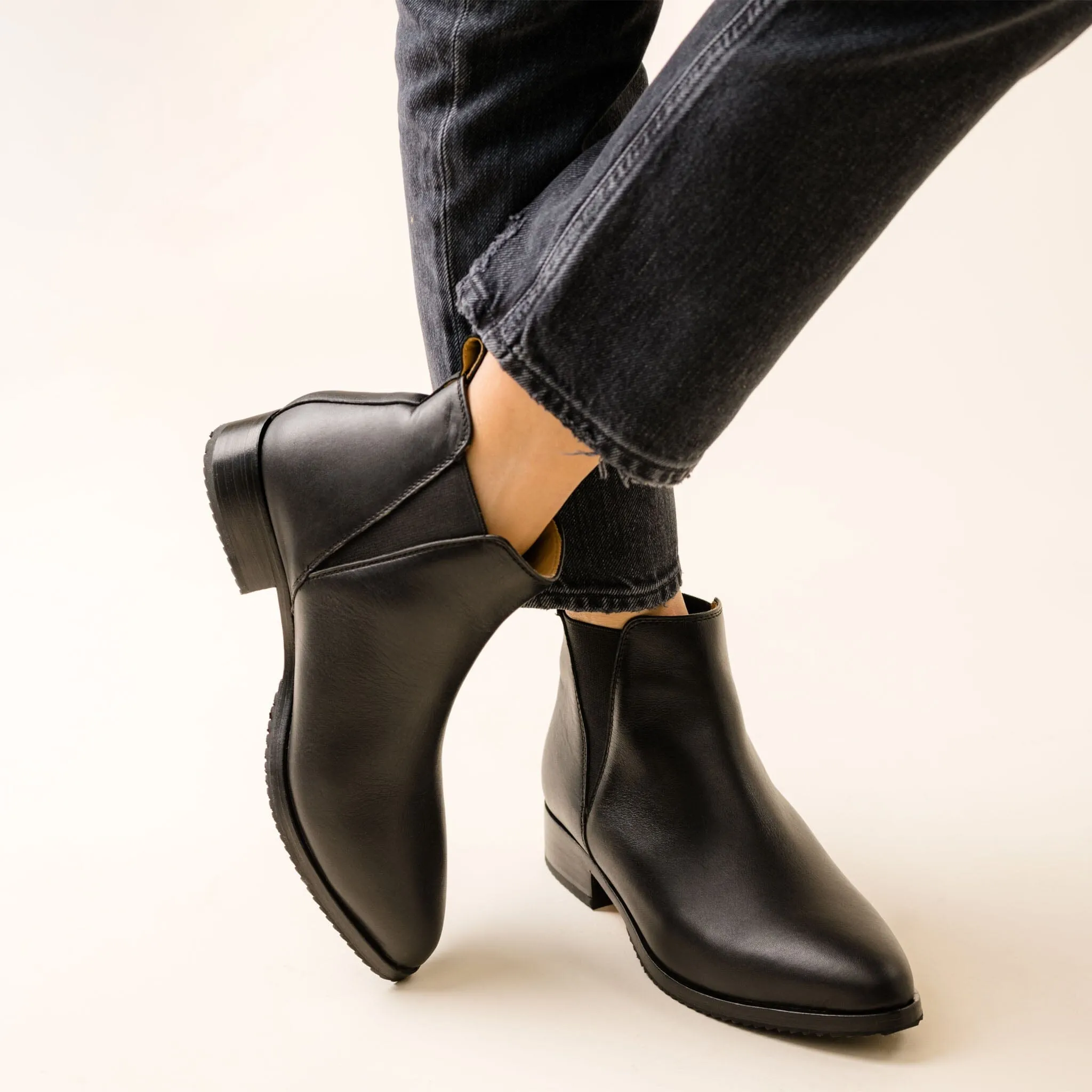 Eva Everyday Chelsea Boot Black/Black